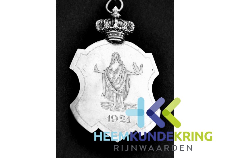 1921